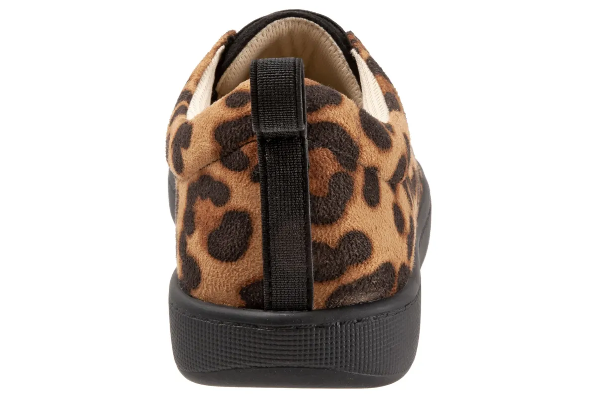 Trotters Avrille-Women Standard | Wide