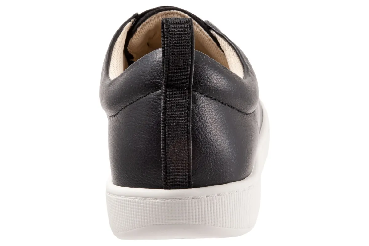 Trotters Avrille-Women Wide | Casual Shoes