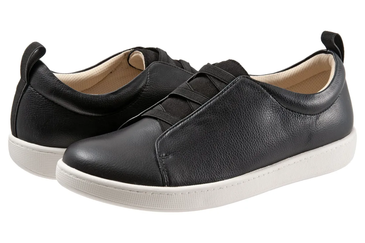 Trotters Avrille-Women Wide | Casual Shoes