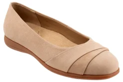 Trotters Danni-Women Standard | Wide