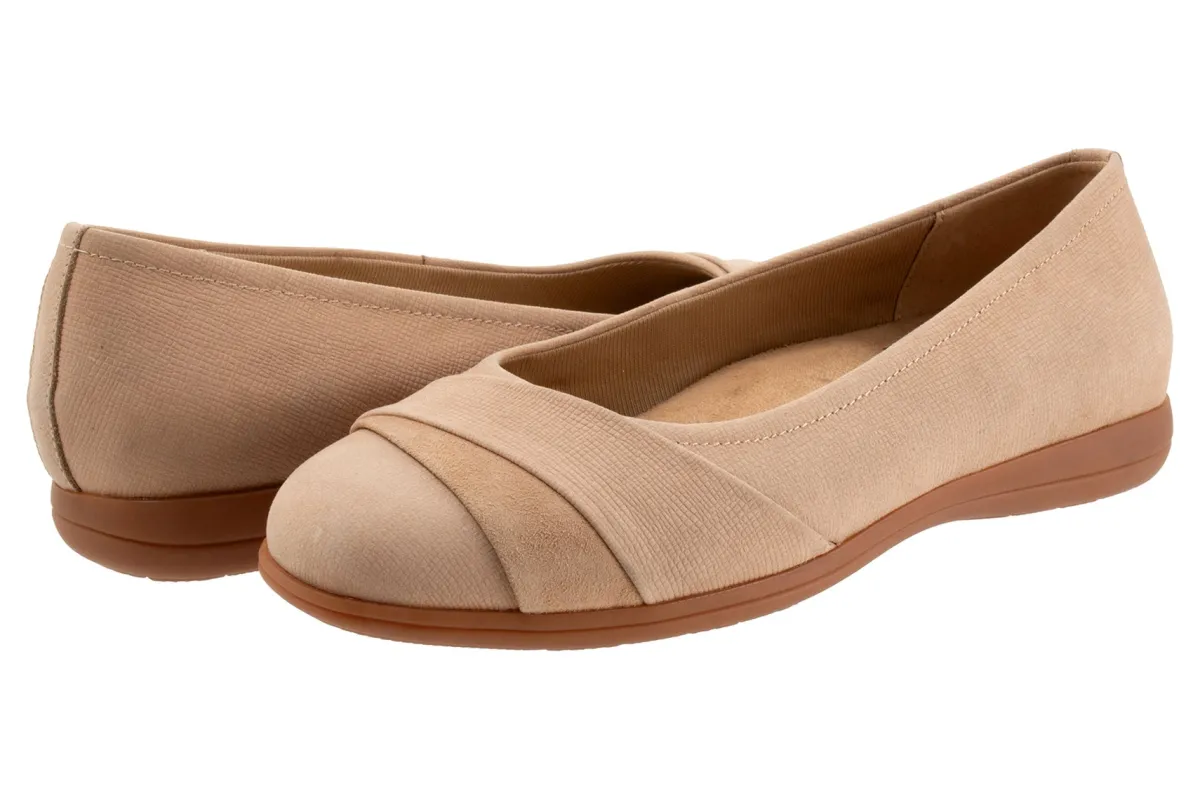 Trotters Danni-Women Standard | Wide