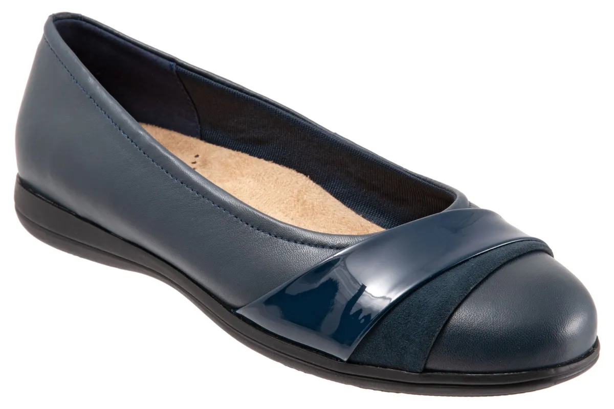 Trotters Danni-Women Standard | Wide