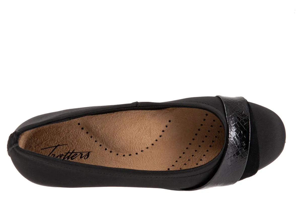 Trotters Danni-Women Standard | Wide