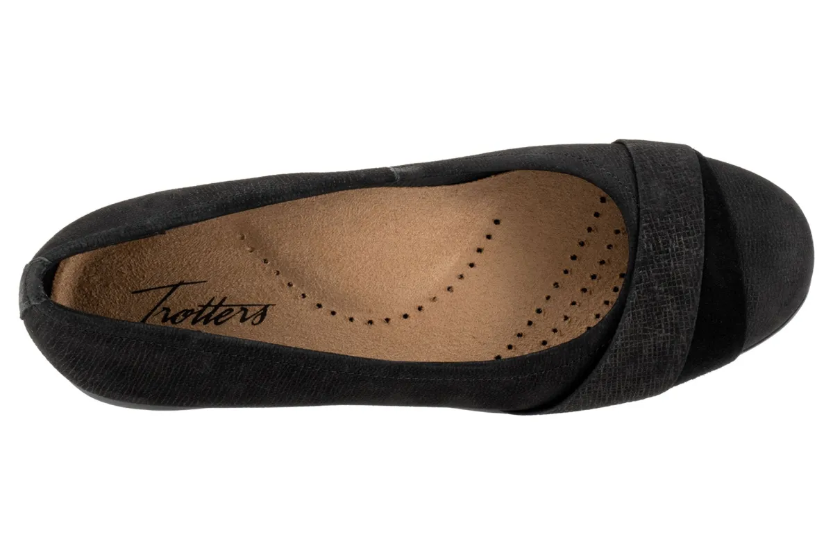 Trotters Danni-Women Standard | Wide