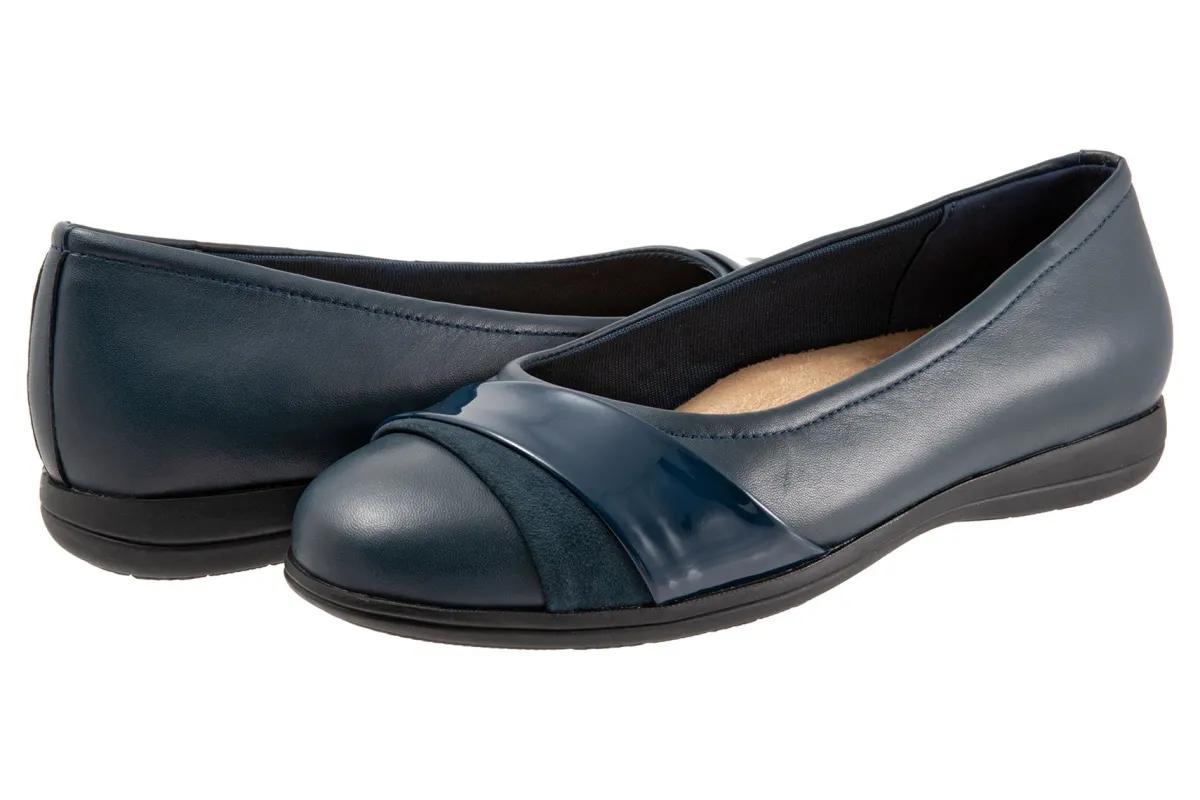Trotters Danni-Women Standard | Wide