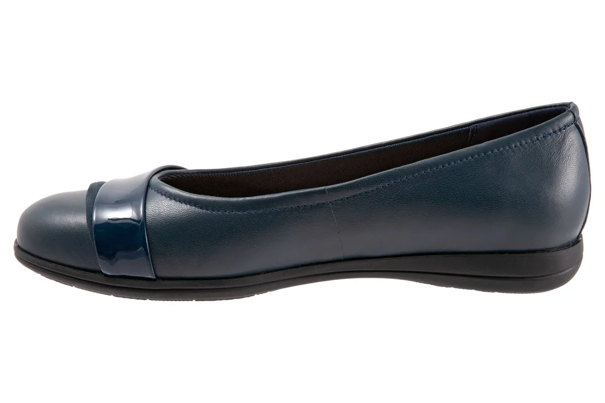 Trotters Danni-Women Standard | Wide
