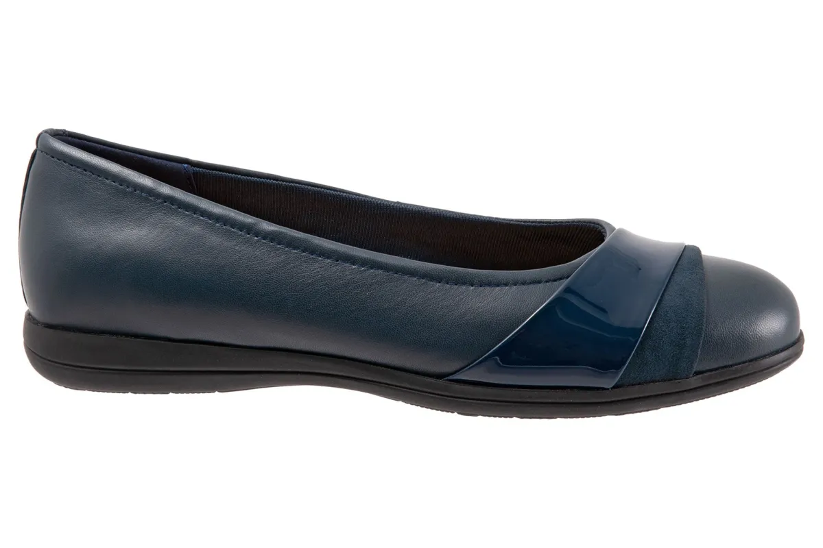 Trotters Danni-Women Standard | Wide