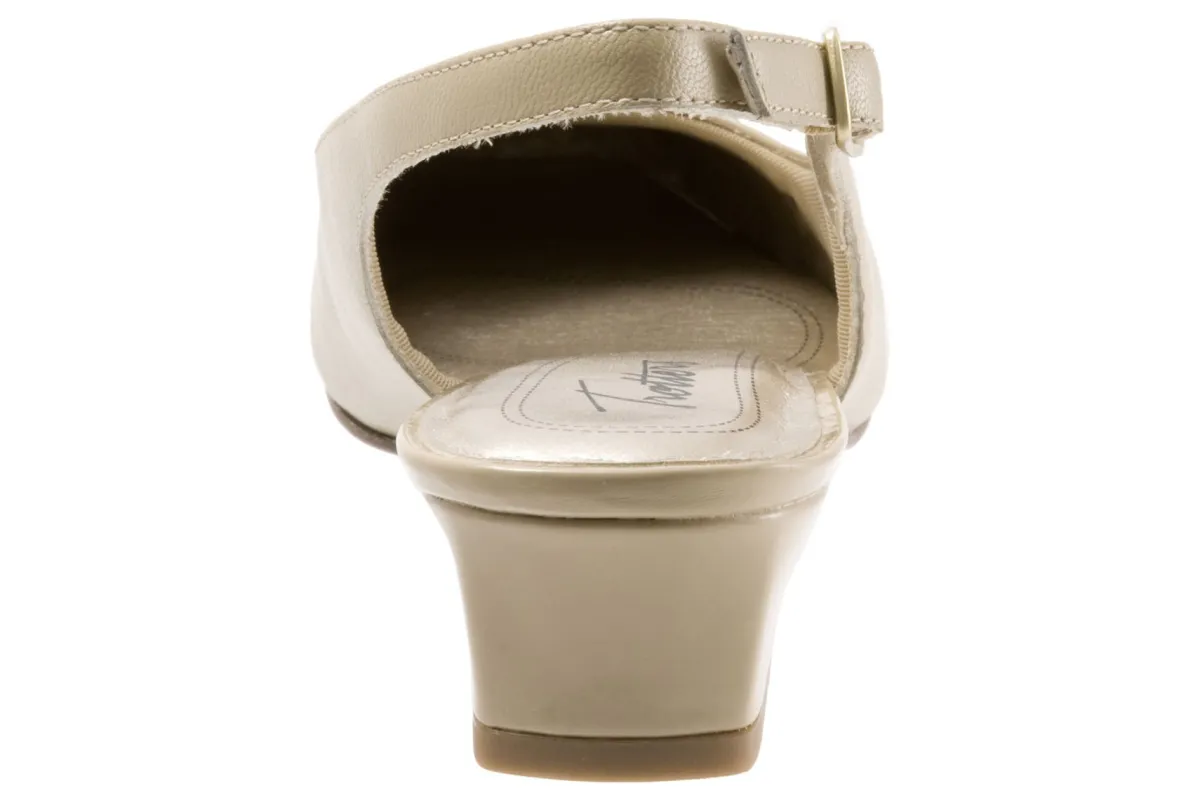 Trotters Dea-Women Standard | Wide