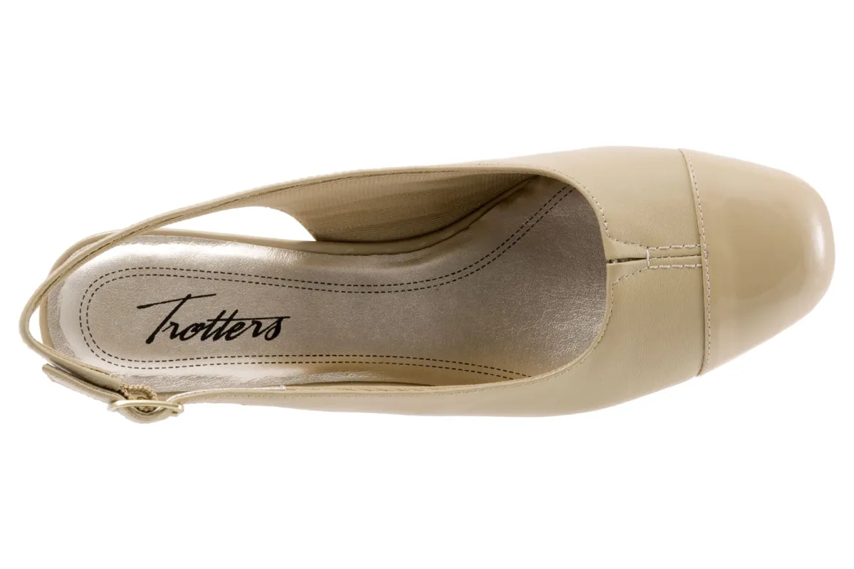 Trotters Dea-Women Standard | Wide