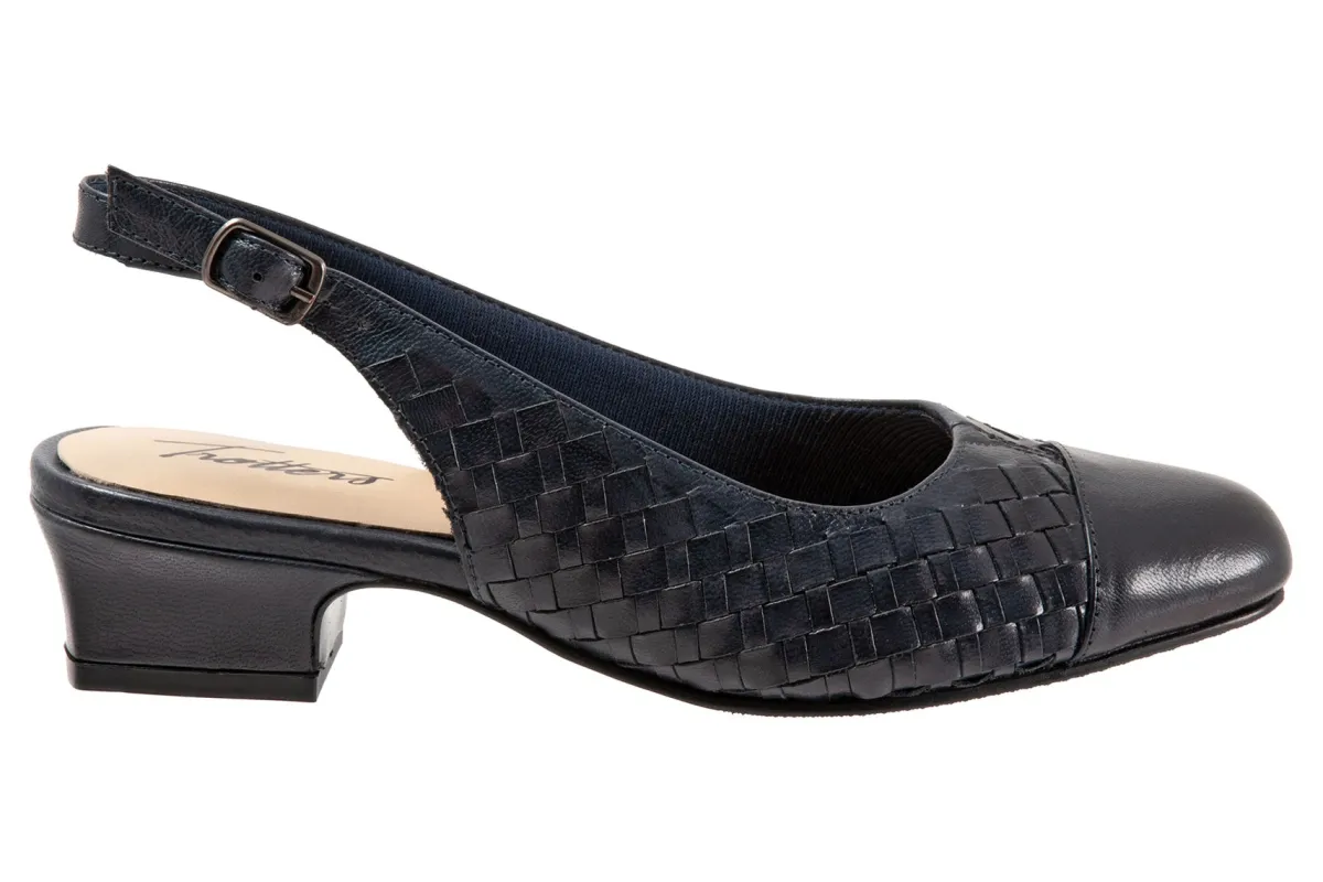 Trotters Dea Woven-Women Standard | Extra Wide
