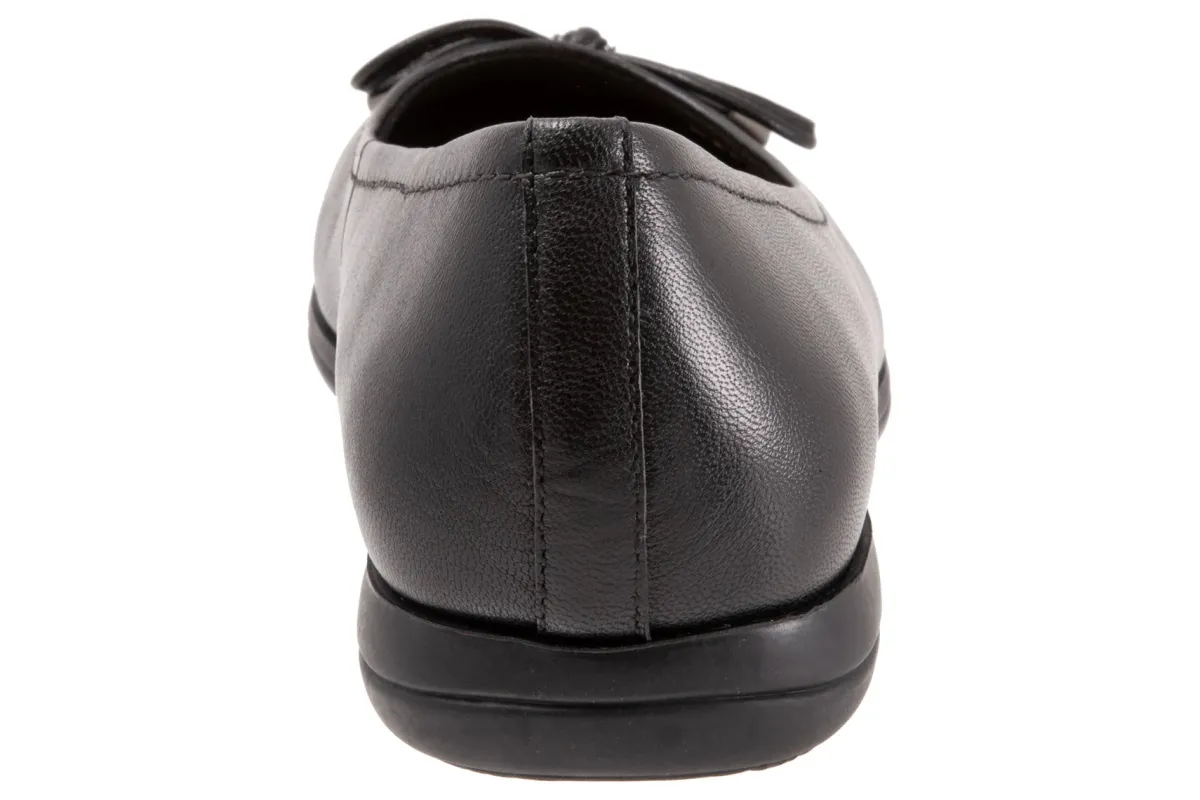 Trotters Dellis-Women Standard | Wide