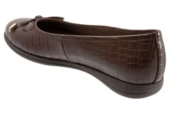 Trotters Dellis-Women Standard | Wide