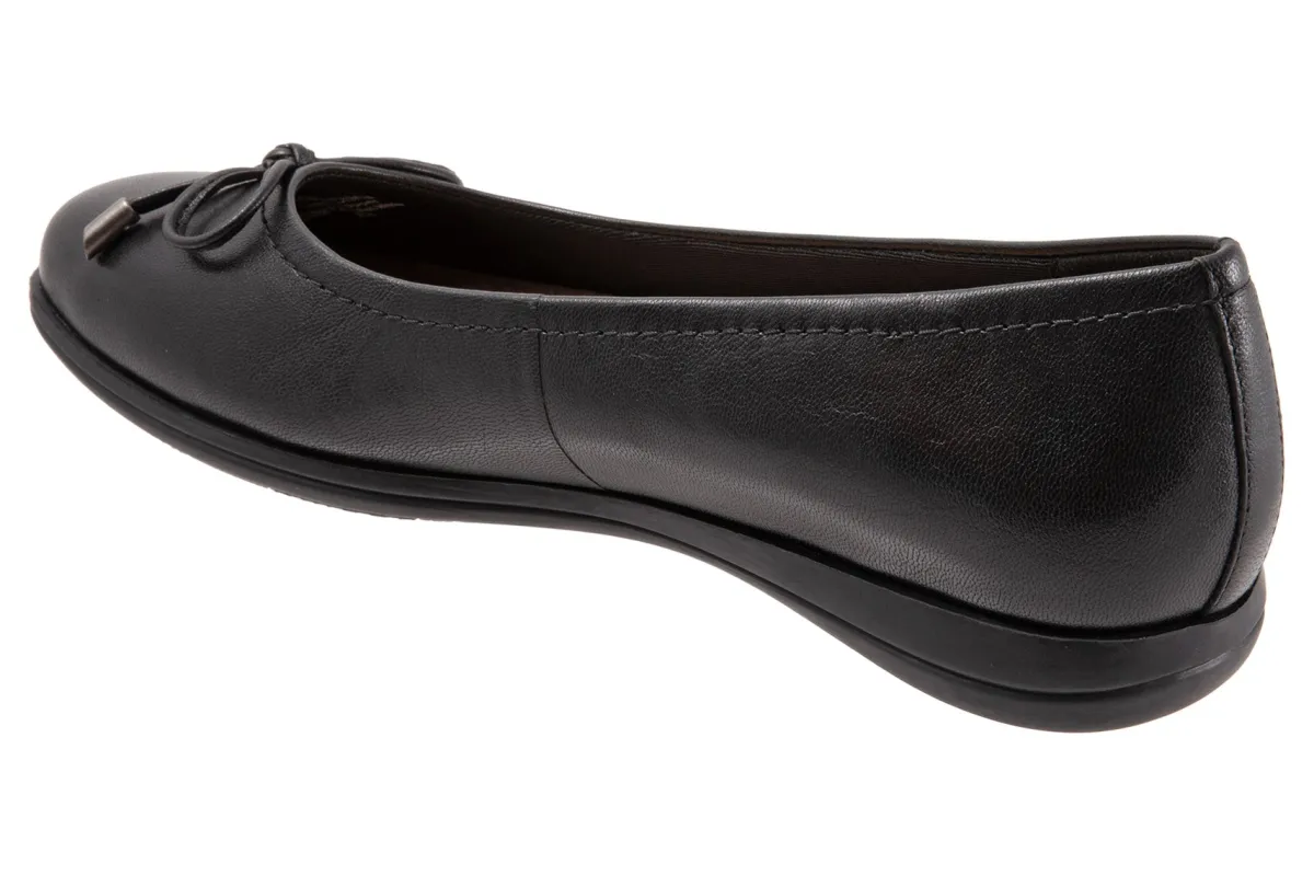 Trotters Dellis-Women Standard | Wide