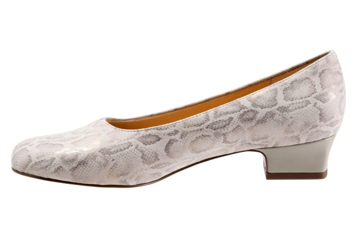 Trotters Doris-Women Standard | Wide