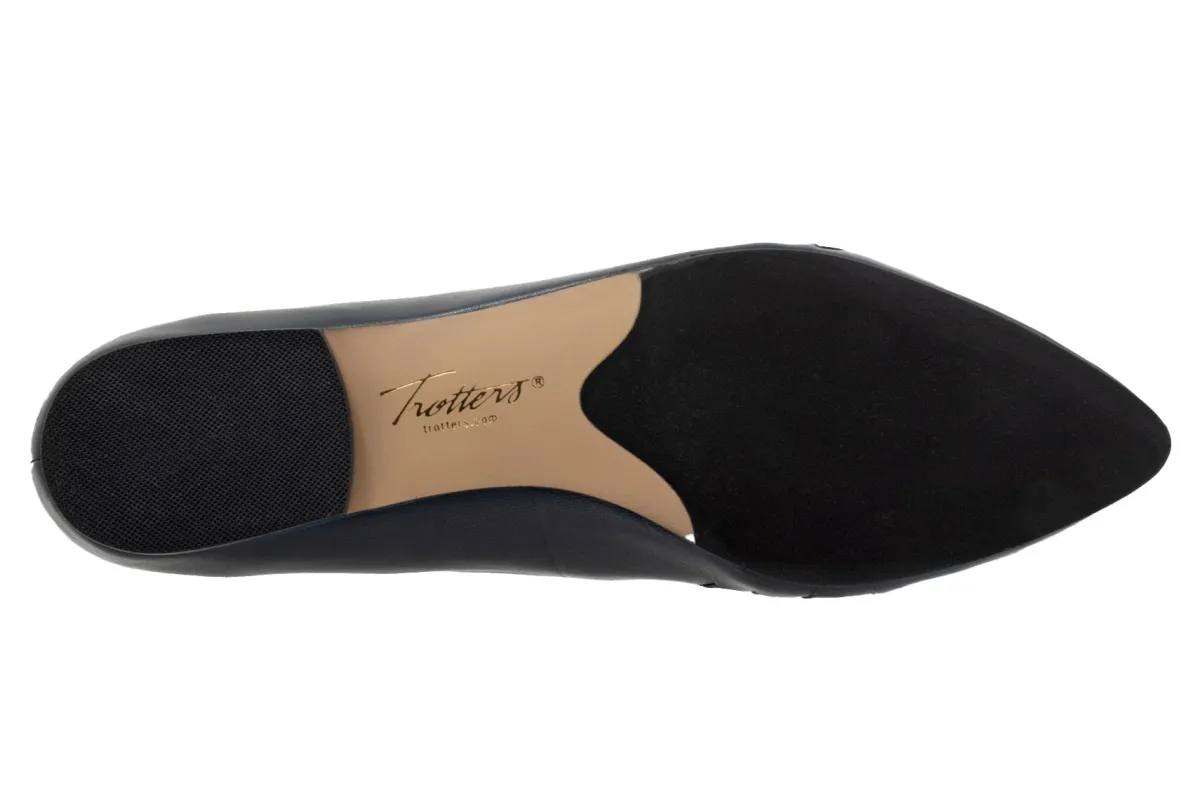 Trotters Estee Woven-Women Standard | Extra Wide