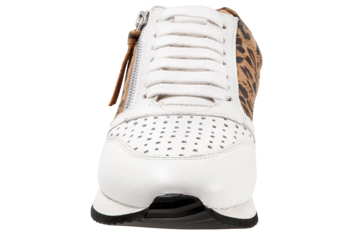 Trotters Infinity-Women Standard | Casual Shoes