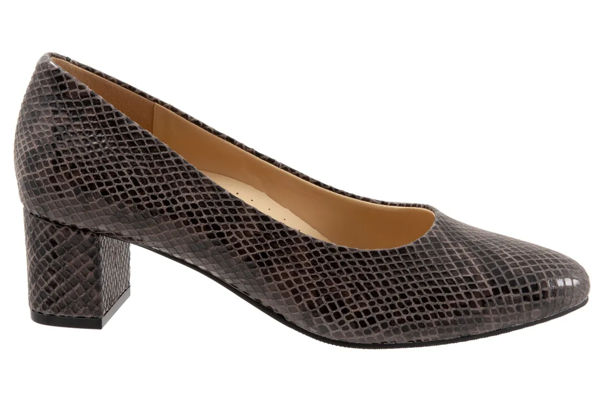 Trotters Kari-Women Standard | Extra Wide