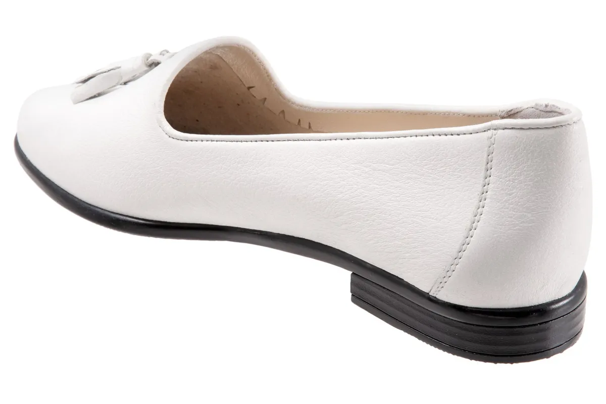 Trotters Liz Tassel-Women Standard | Wide