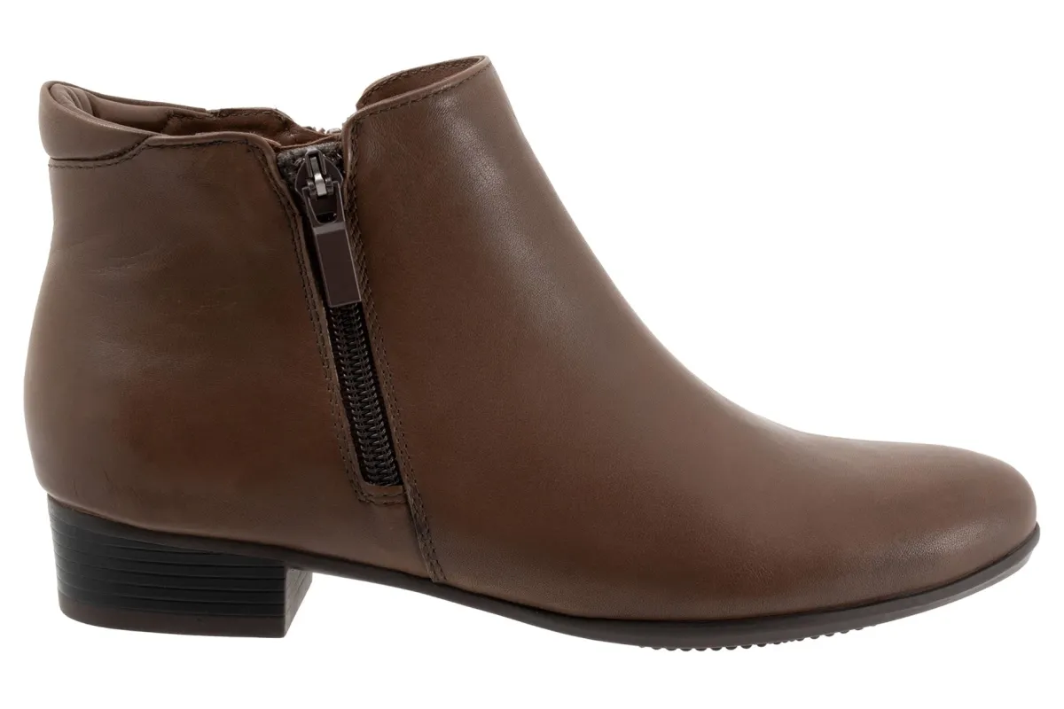 Trotters Major-Women Standard | Extra Wide