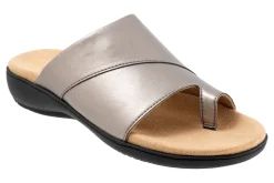 Trotters Regina-Women Wide | Standard
