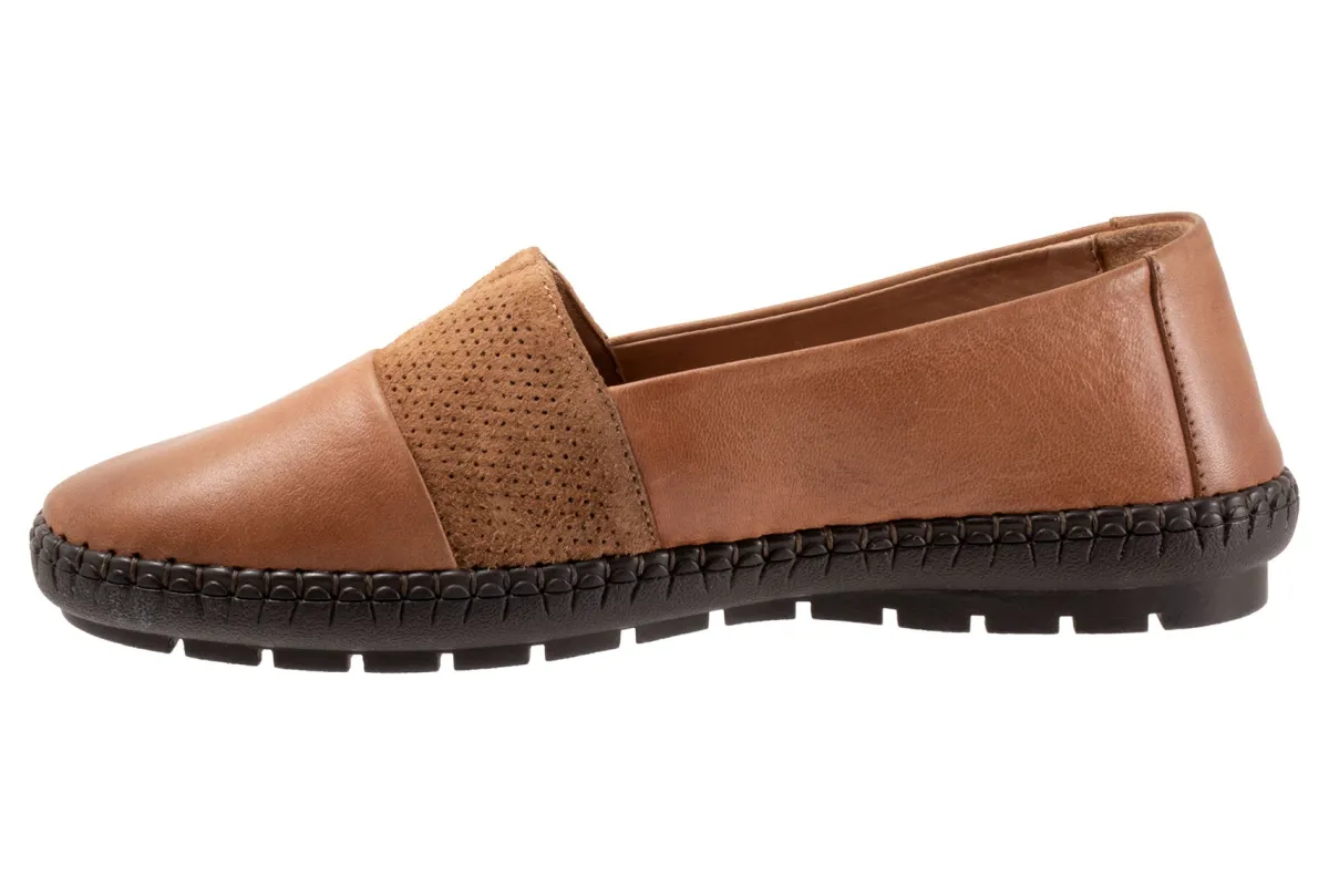 Trotters Ruby-Women Wide | Casual Shoes