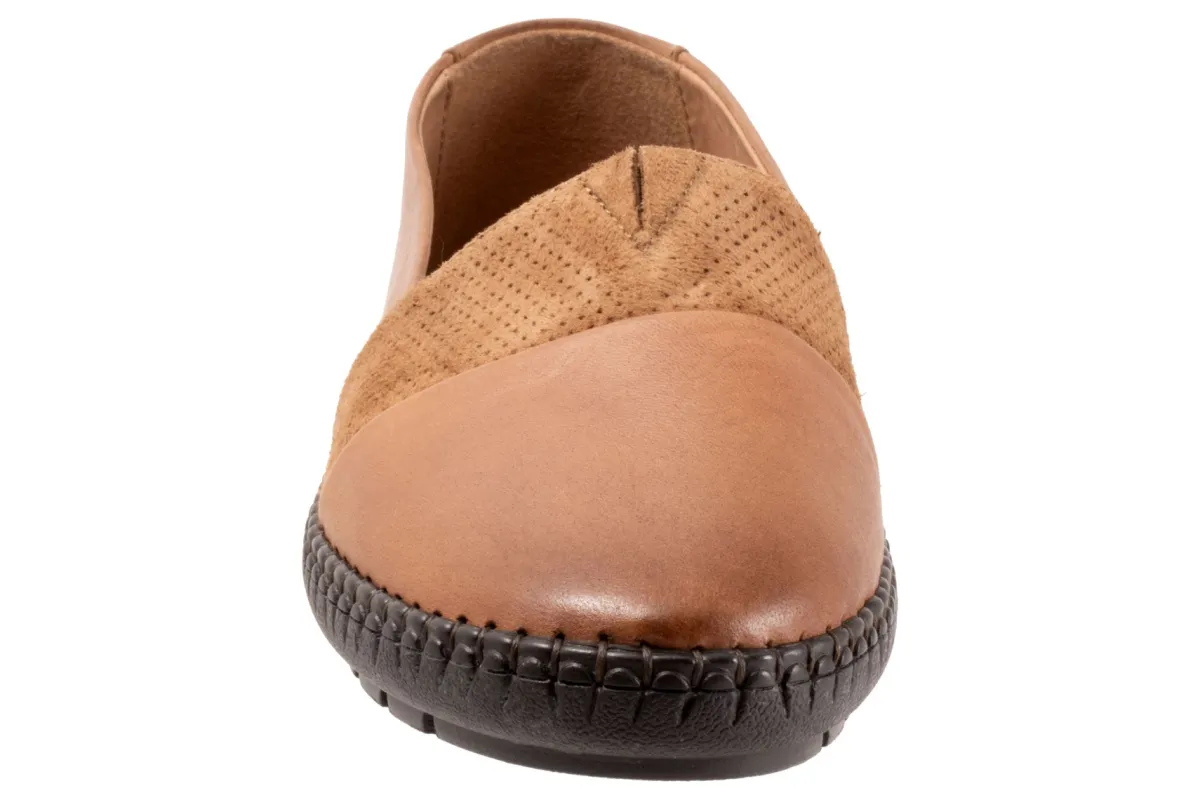 Trotters Ruby-Women Wide | Casual Shoes
