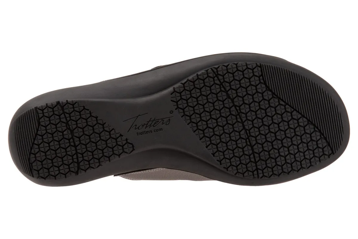 Trotters Ruthie Woven-Women Standard | Extra Wide
