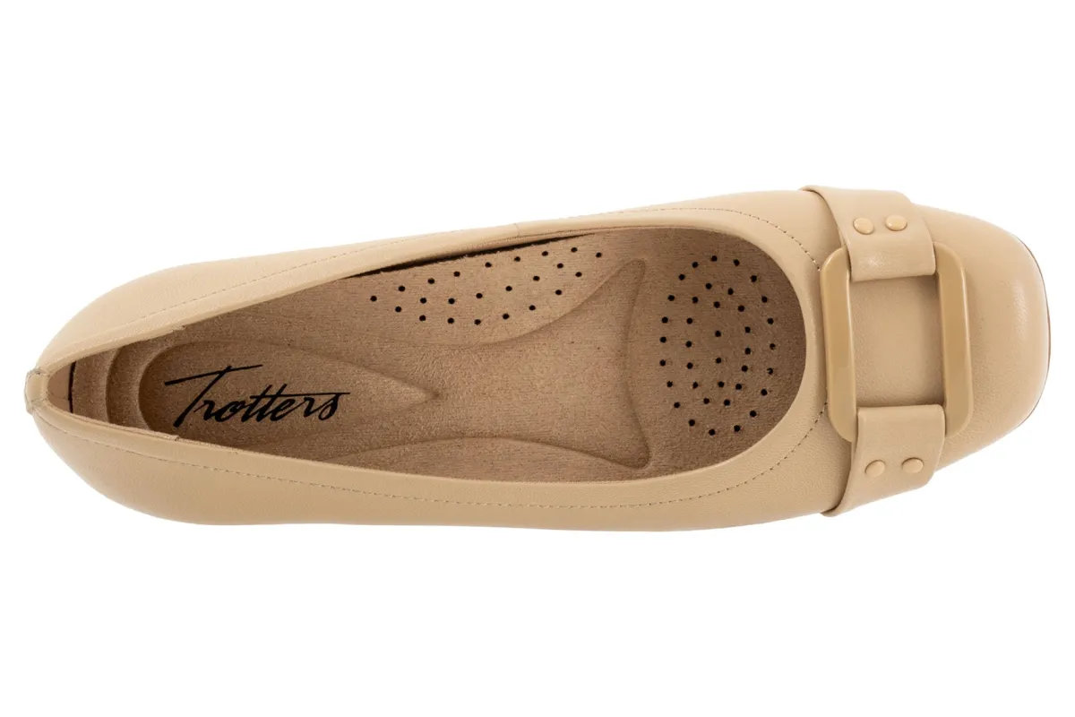 Trotters Sizzle Signature-Women Standard | Wide