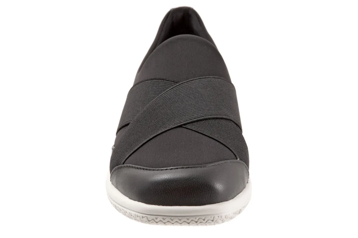 Trotters Urbana-Women Wide | Casual Shoes